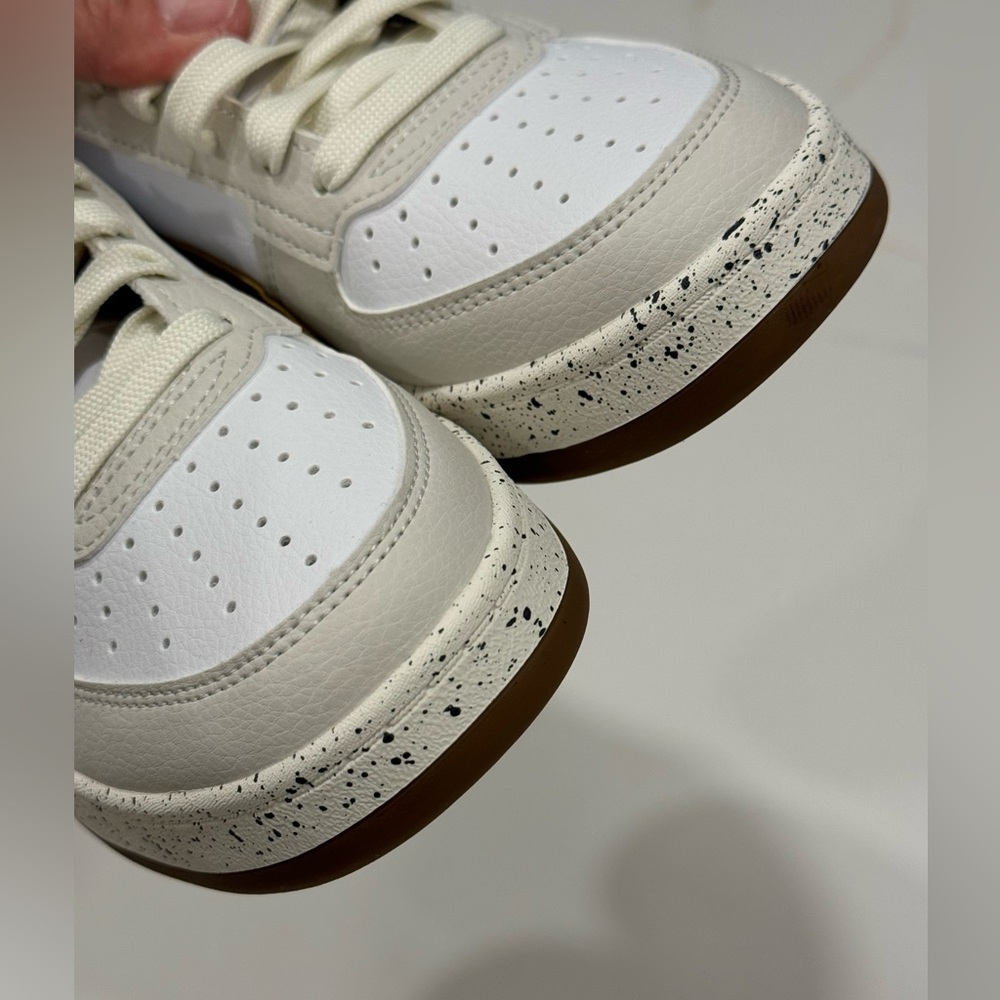 NEW Puma kids sneakers - Picture 3 of 8